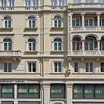 The Modernist Отель Триест
