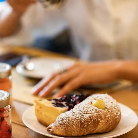 Hotel The Modernist 4*