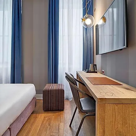Hotel The Modernist 4*
